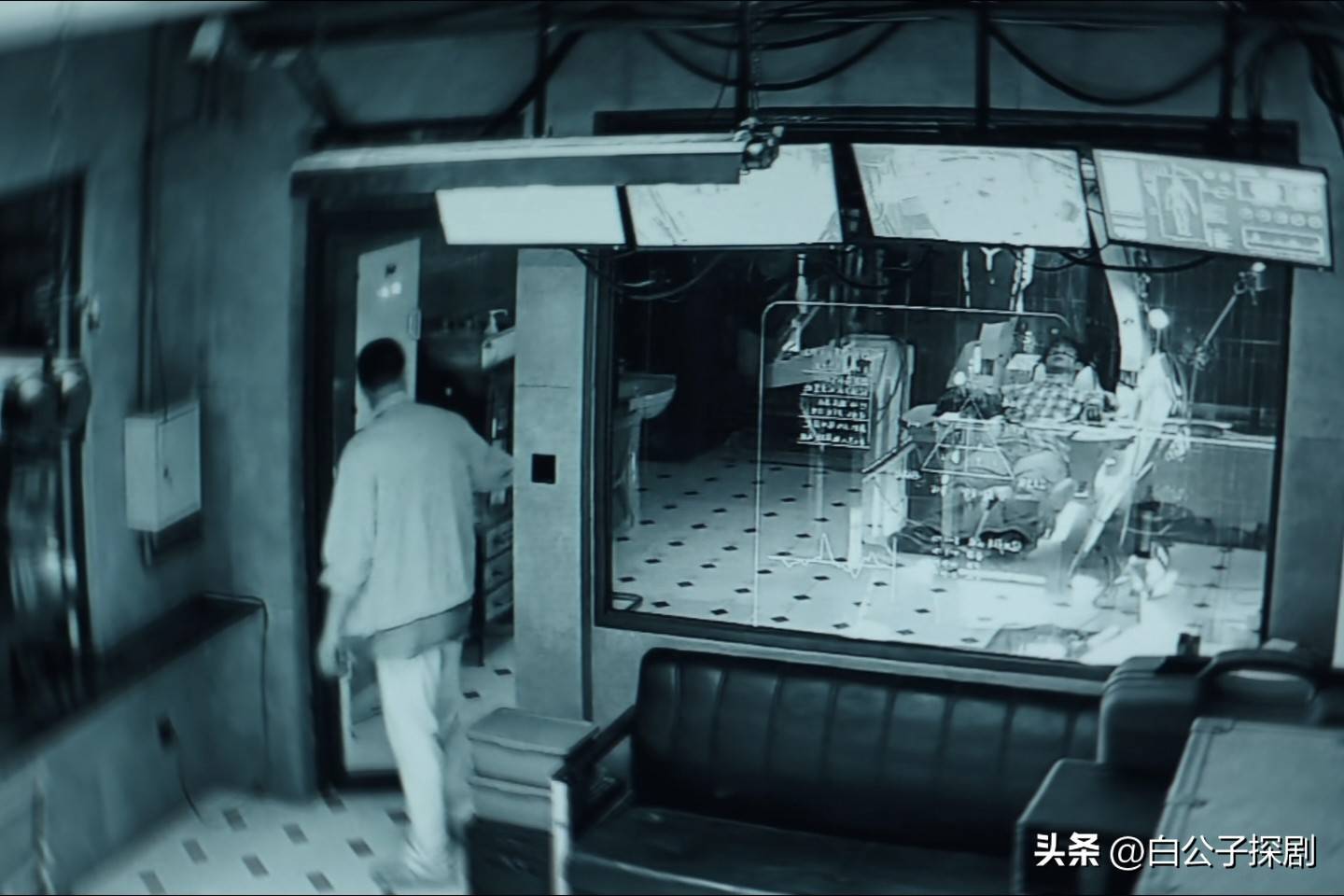 三大剧情设计堪称神作绝妙反转引热议新葡京娱乐《在人间》三集飙升榜首(图5)